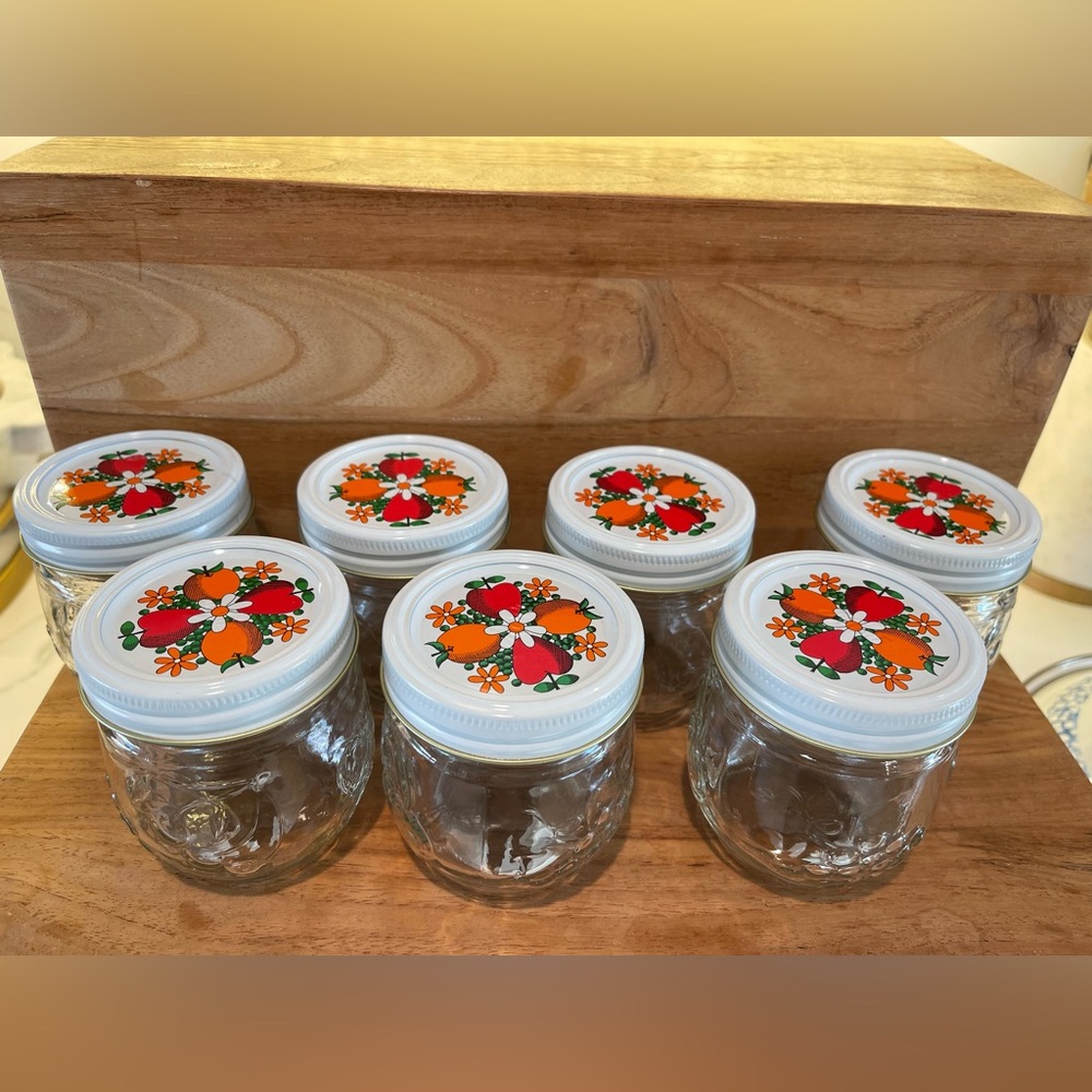 7 vintage 6oz Kerr jars.